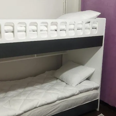 Hostel 5&20 *
