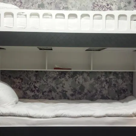 Hostel 5&20